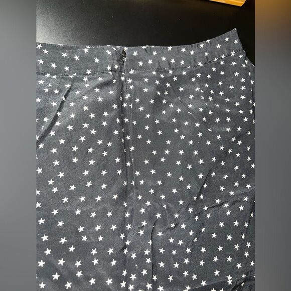 Madewell 100% Silk Black Star Printed Ruffle Bottom Mini Skirt Size 0 EUC - Picture 6 of 8